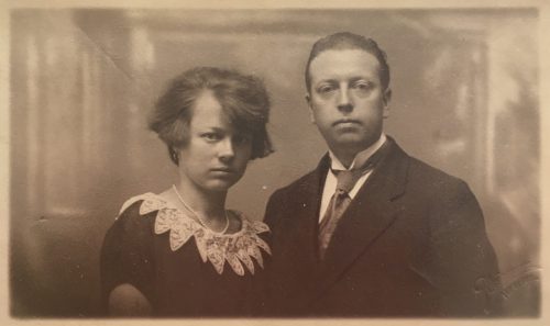 1927 ouders van Lou rechtgetrokken